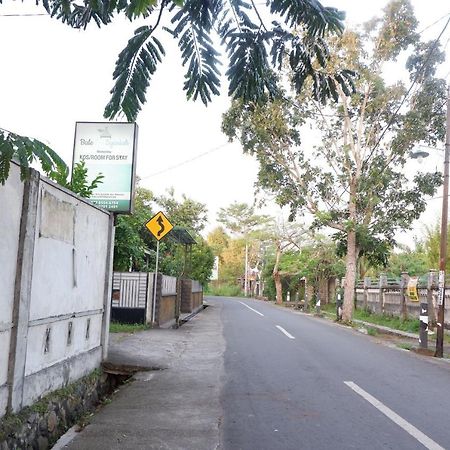 Reddoorz At Bale Eja Syariah Senggigi Apartment Montongbuwoh Ngoại thất bức ảnh