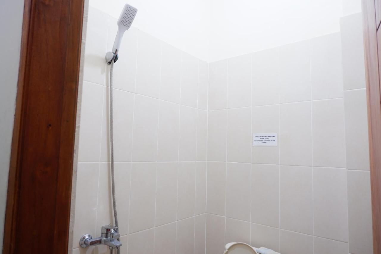 Reddoorz At Bale Eja Syariah Senggigi Apartment Montongbuwoh Ngoại thất bức ảnh