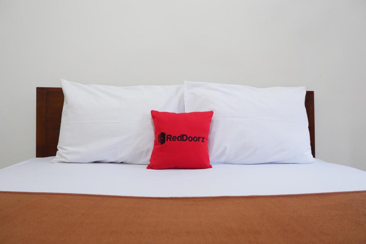 Reddoorz At Bale Eja Syariah Senggigi Apartment Montongbuwoh Ngoại thất bức ảnh