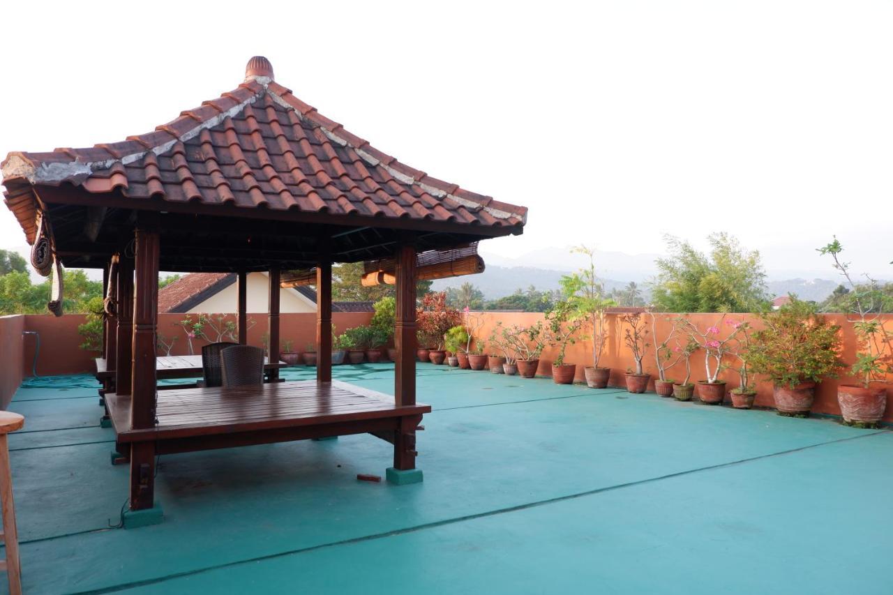 Reddoorz At Bale Eja Syariah Senggigi Apartment Montongbuwoh Ngoại thất bức ảnh