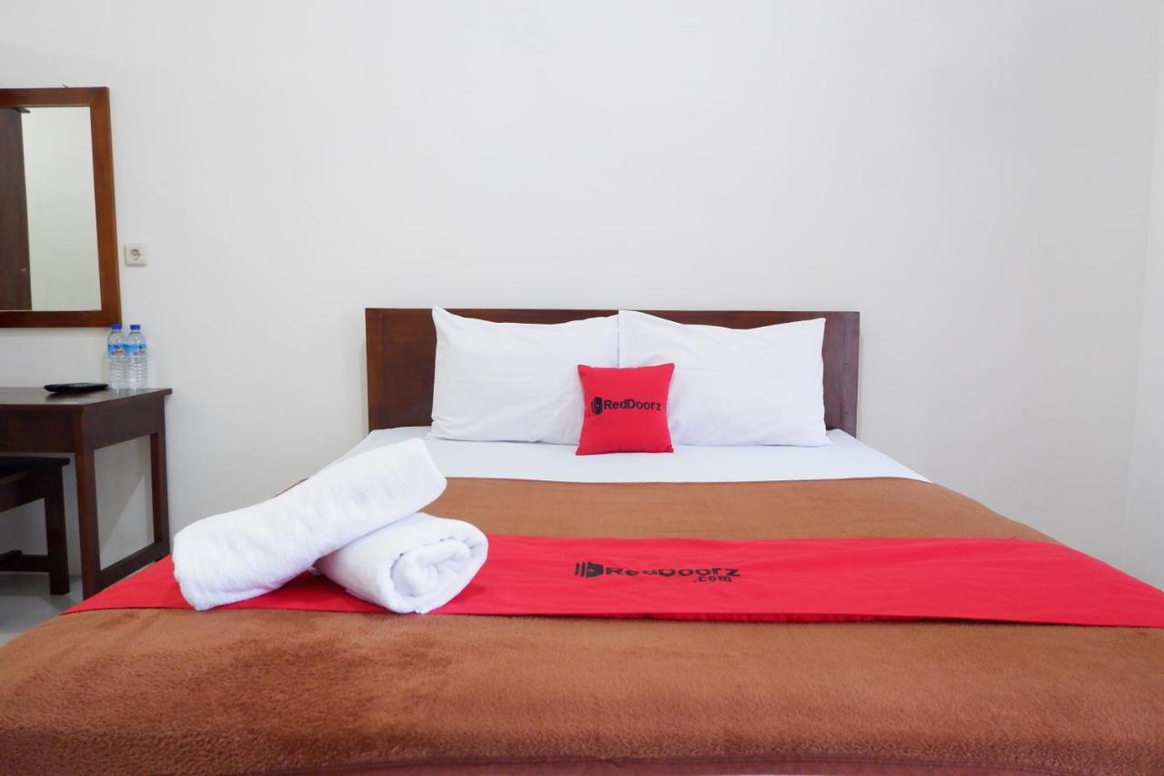 Reddoorz At Bale Eja Syariah Senggigi Apartment Montongbuwoh Ngoại thất bức ảnh