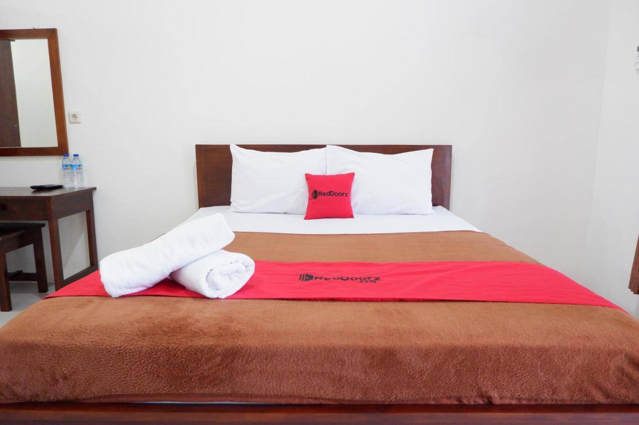 Reddoorz At Bale Eja Syariah Senggigi Apartment Montongbuwoh Ngoại thất bức ảnh
